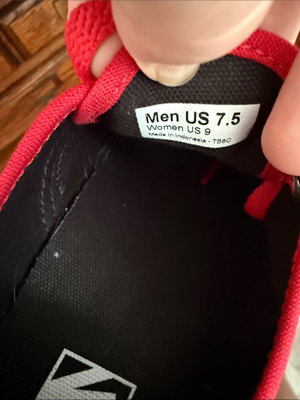 Vans Red Low-Top Canvas Sneakers
Women's 9
Men 7.5 - Picture 3 of 5